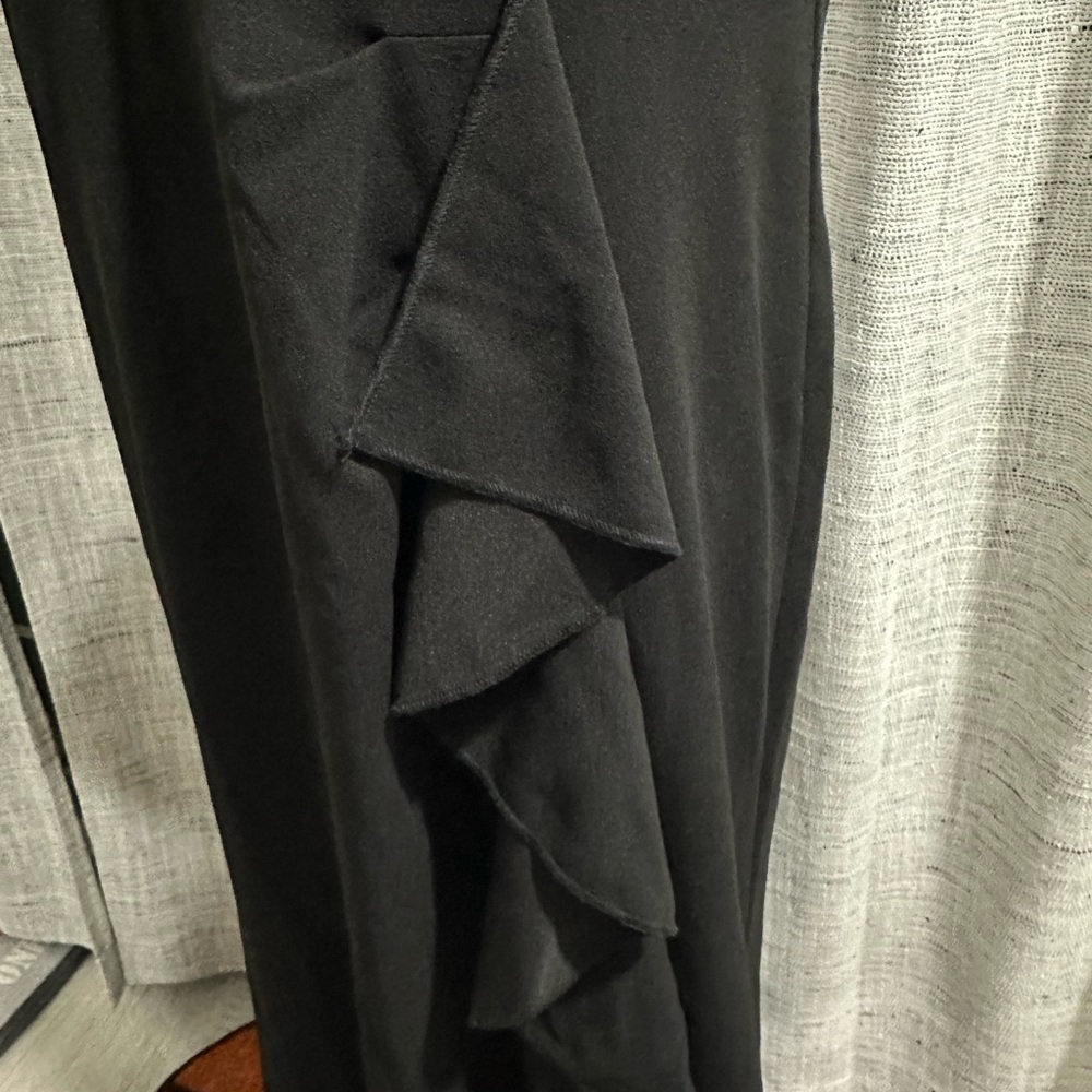 Black Ruffle-Detail Maxi Dress - Timeless Evening Wear - Picture 2 of 4